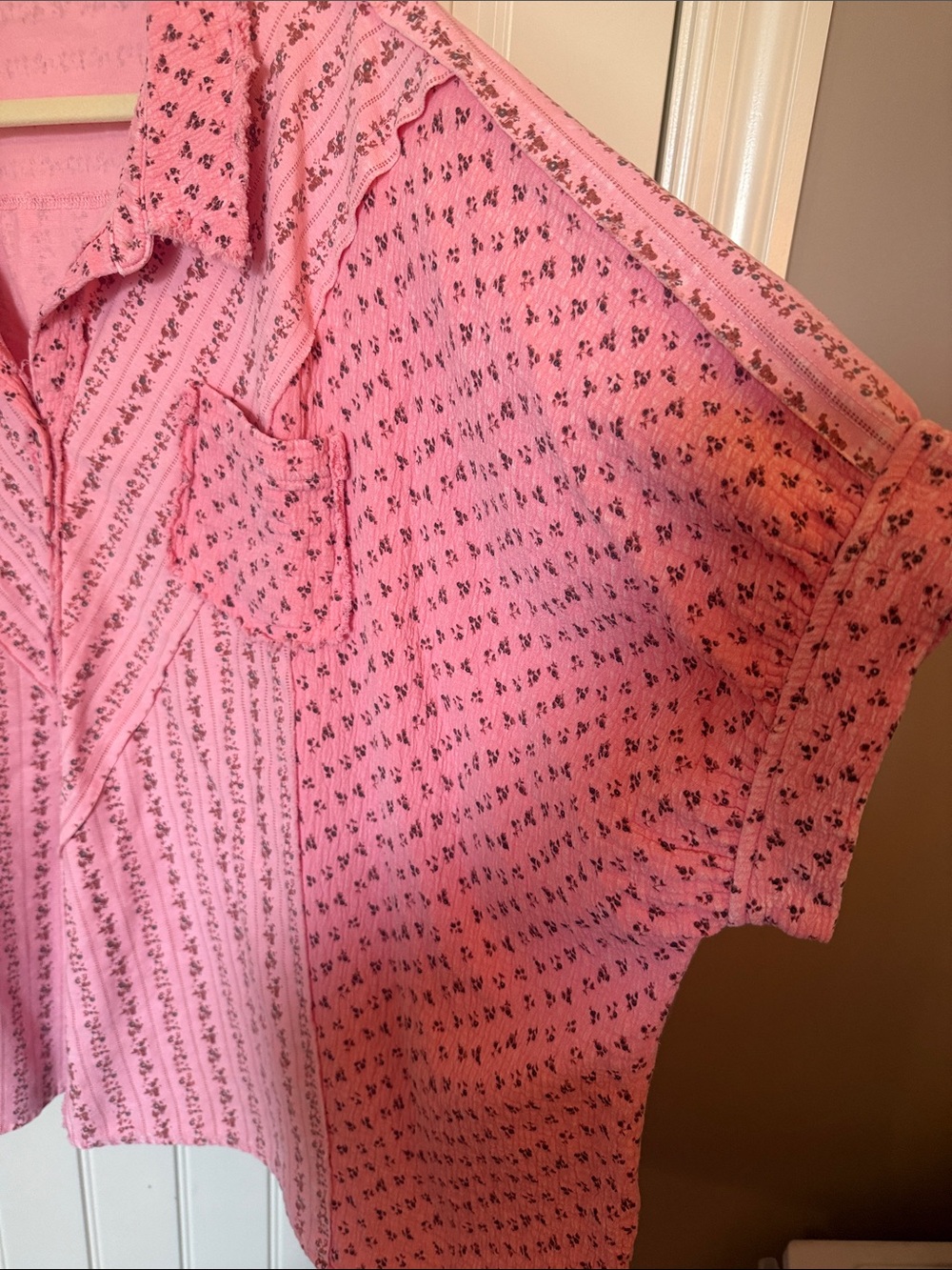 easel Pink Button-Front Printed Short Sleeve Shirt - Picture 3 of 8
